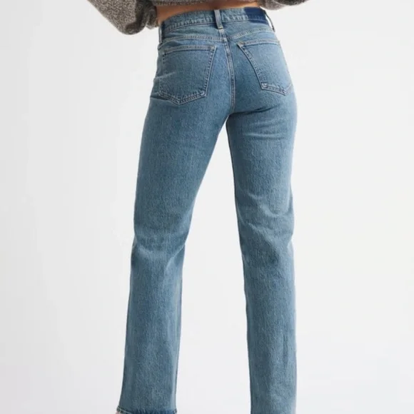 Abercrombie & Fitch Women's high rise 90s relaxed curve short - Picture 3 of 4